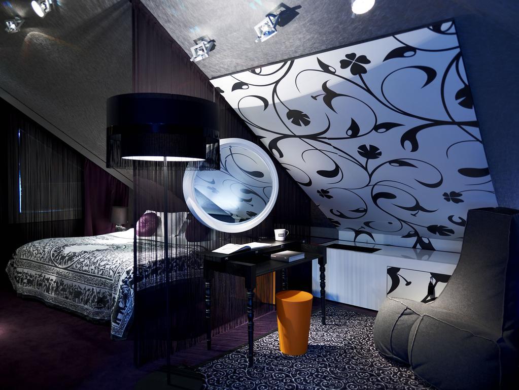 Opera Suite with King Bed - Corner Suite,566300658:JPEG