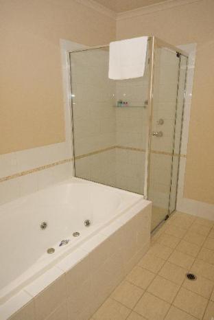 Superior Spa Suite