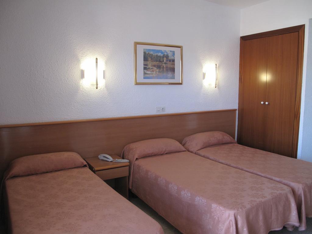 Family Room,1103309184:JPEG