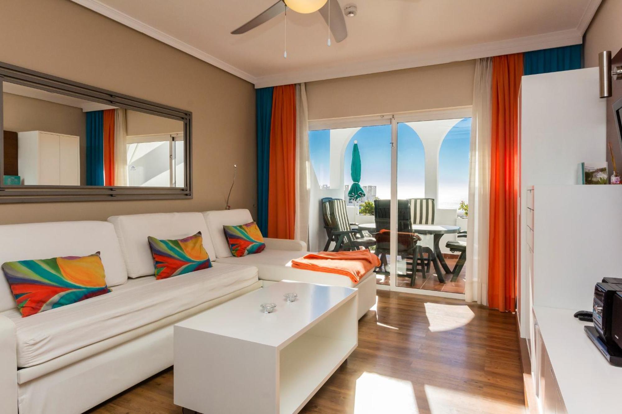 Two-Bedroom Apartment Sea or Pool View,1306952479:JPEG