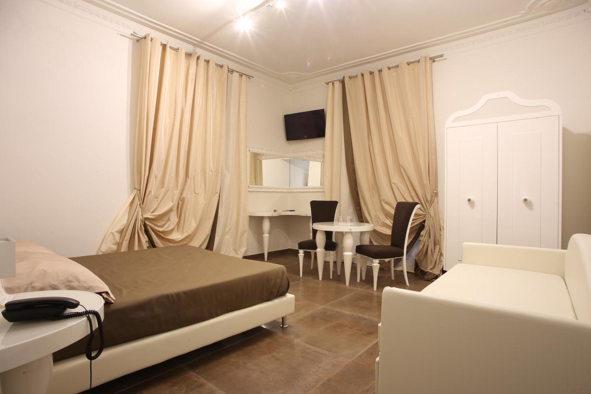 Junior Suite with Spa Bath
