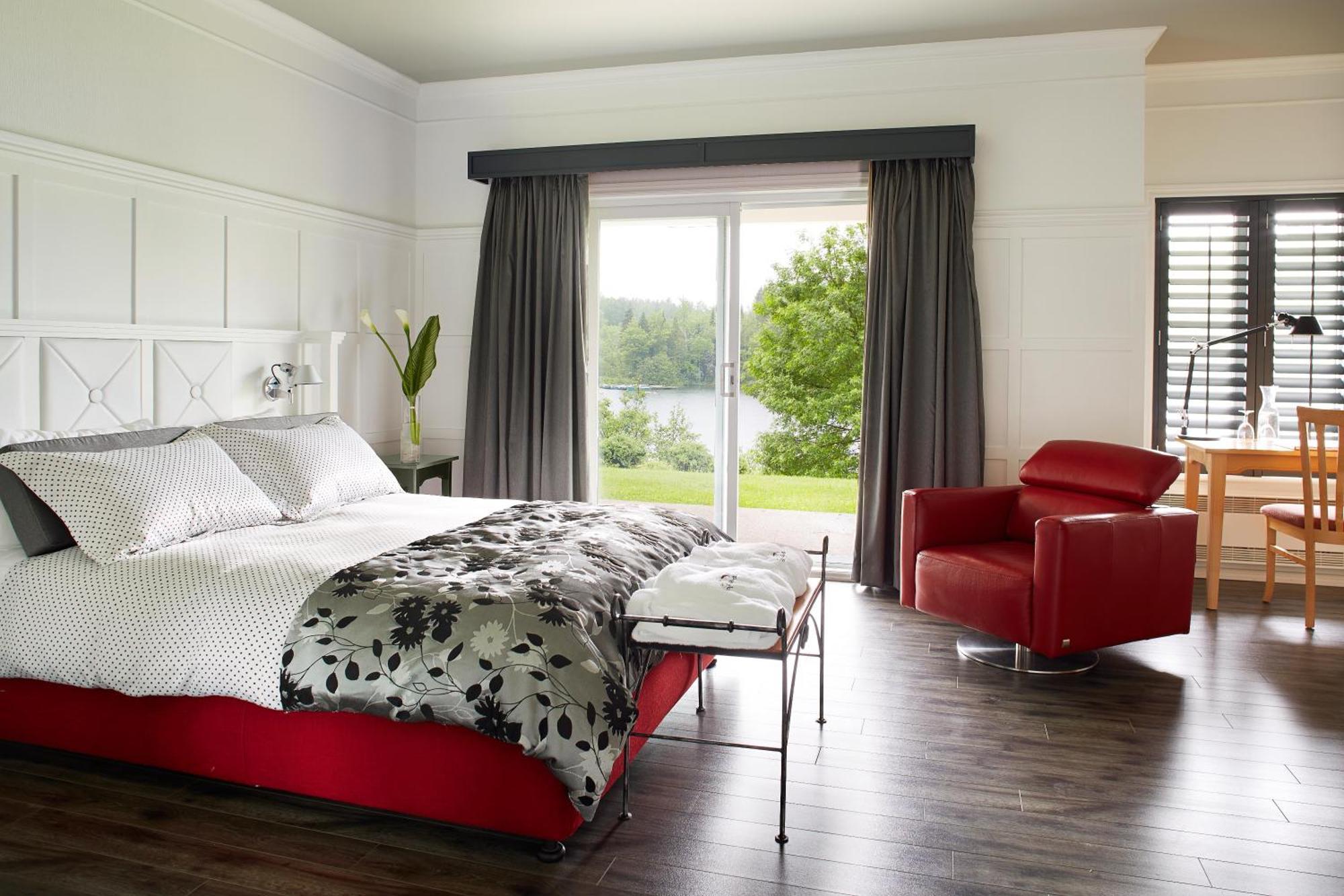 Standard Queen or Double Room