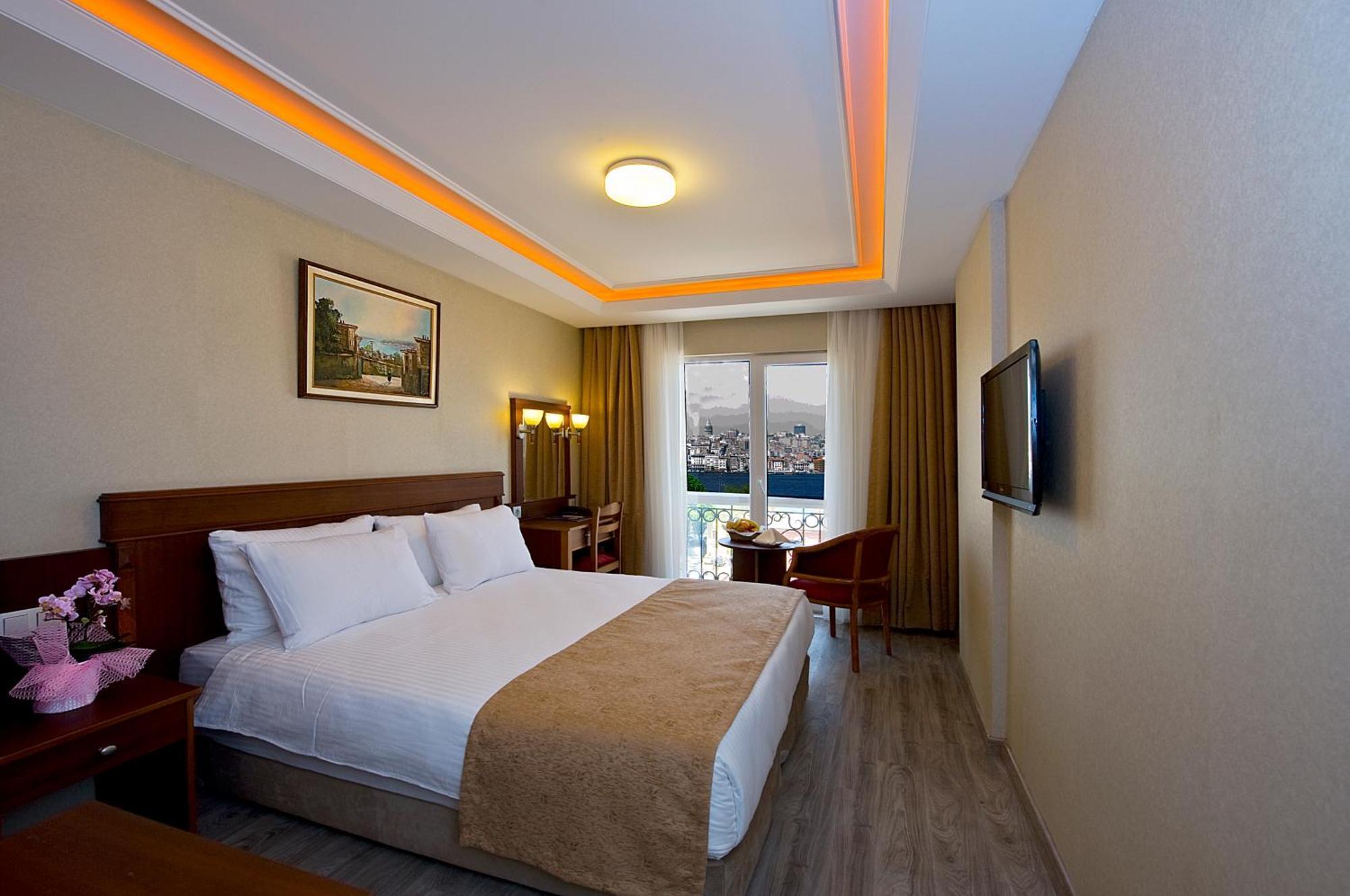 Doppel- oder Zweibettzimmer mit Blick auf den Bosporus