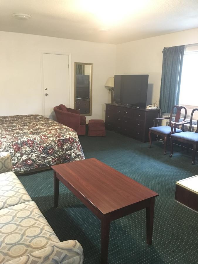 Suite with Hot Tub