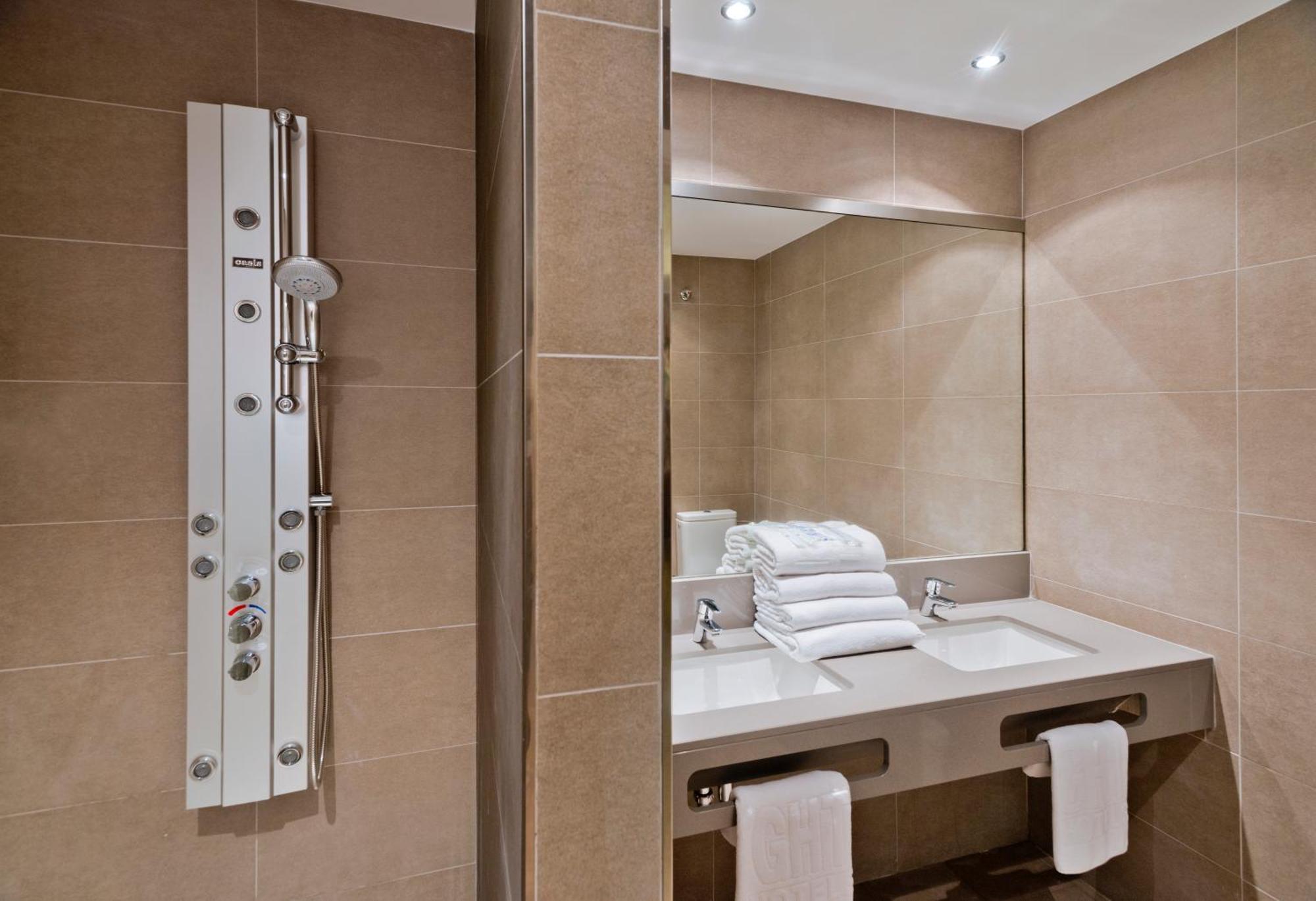 Double or Twin Room with Sea View and Balcony
