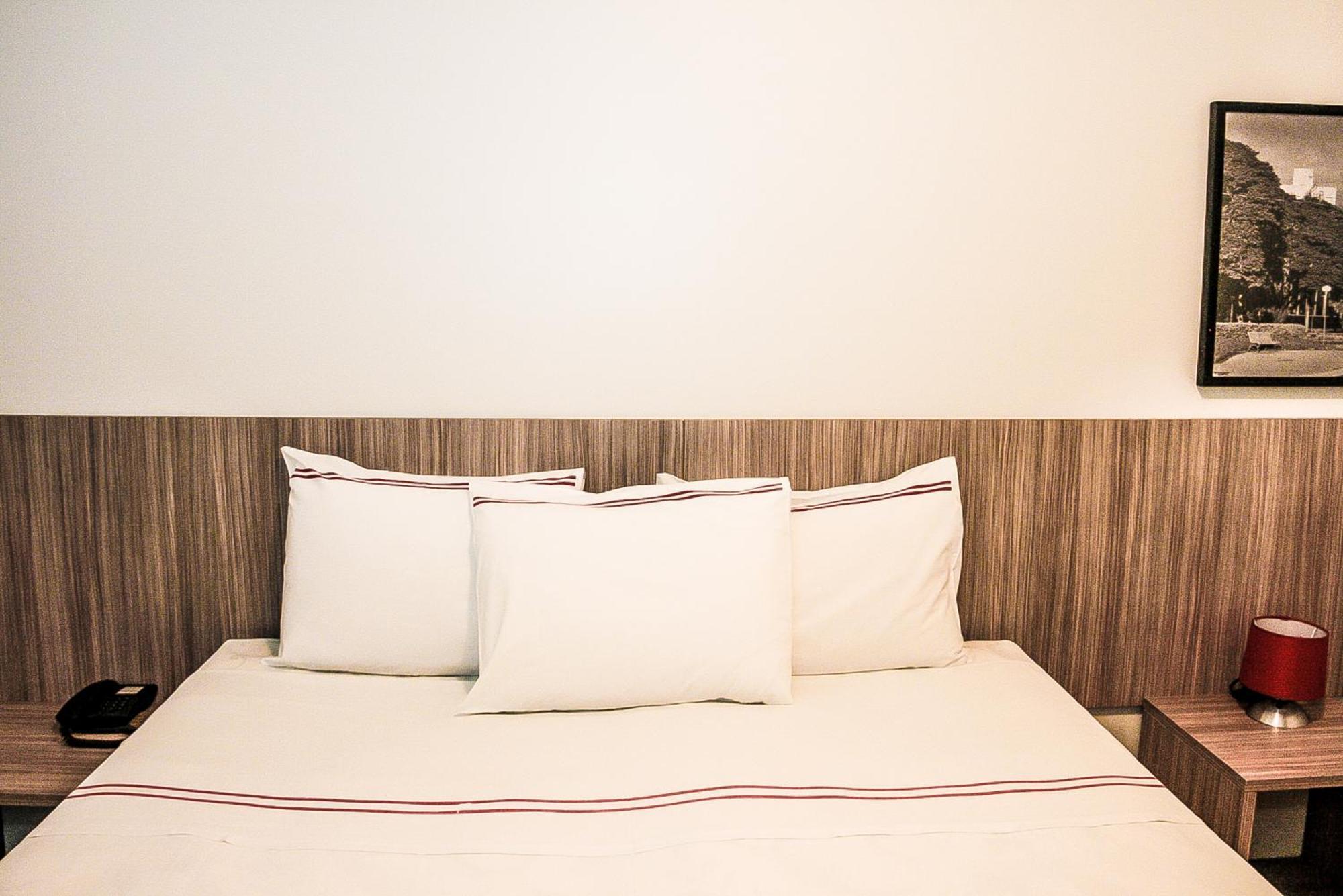 Quarto Luxo com Cama de Casal ou 2 de Solteiro