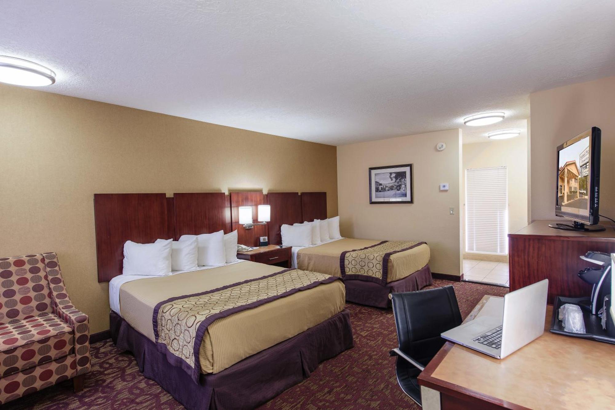 Queen Room with Two Queen Beds w/Balcony
