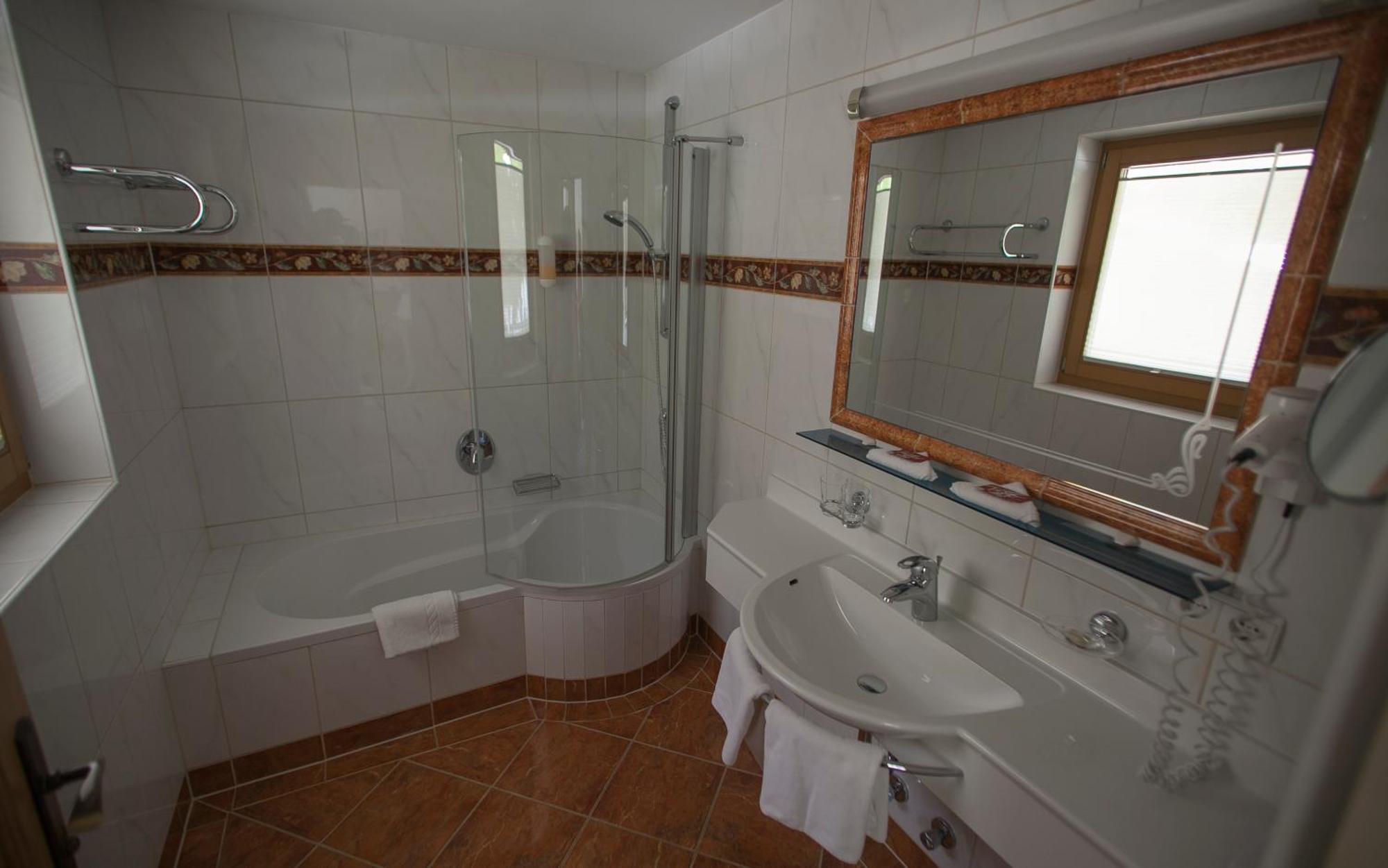 Junior Suite with Bathtub and Balcony