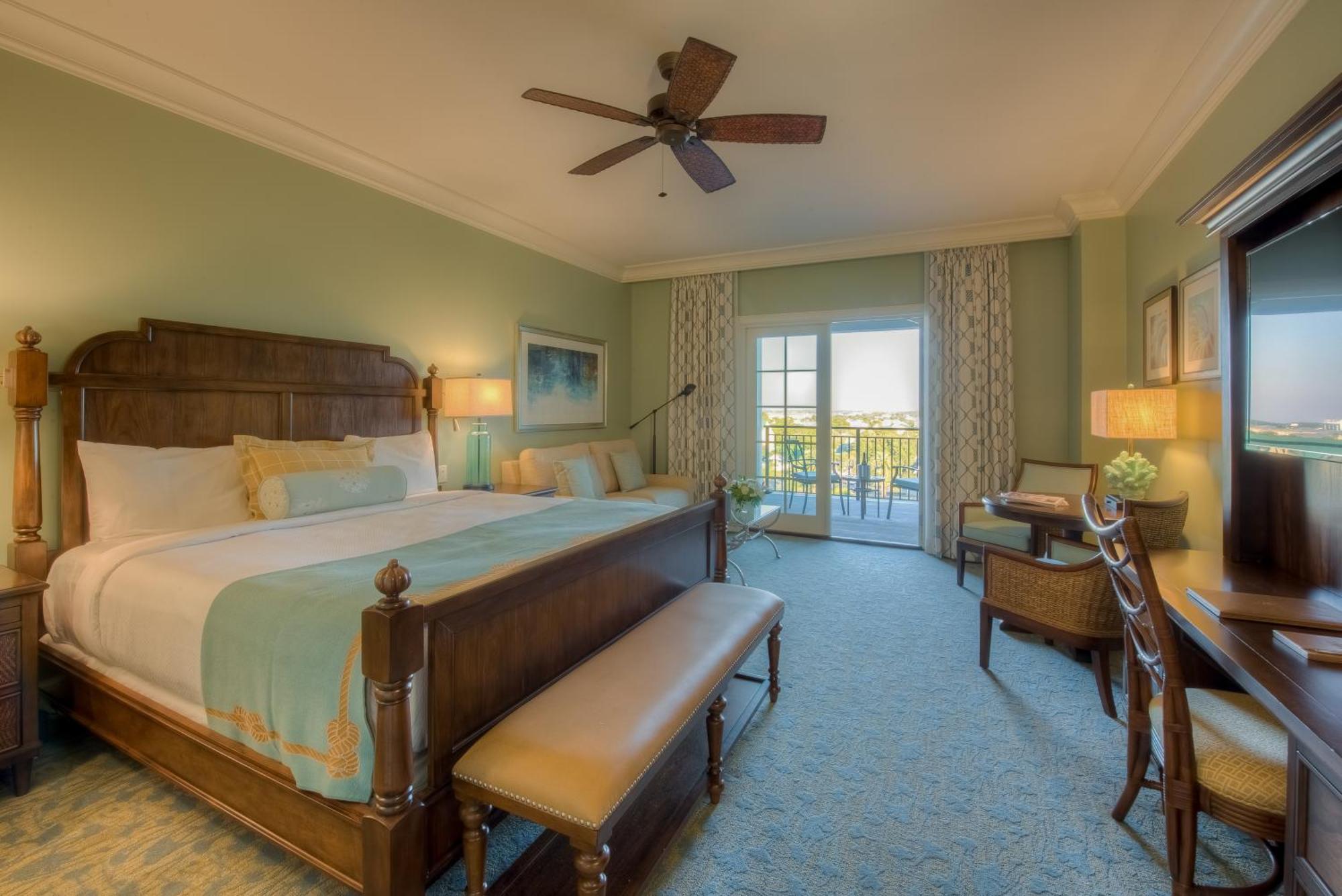 Courtyard View Room with King Bed