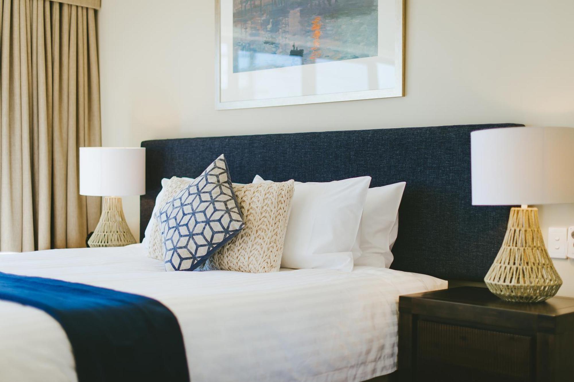 Superior King Room with River View - Wheelchair Accessible