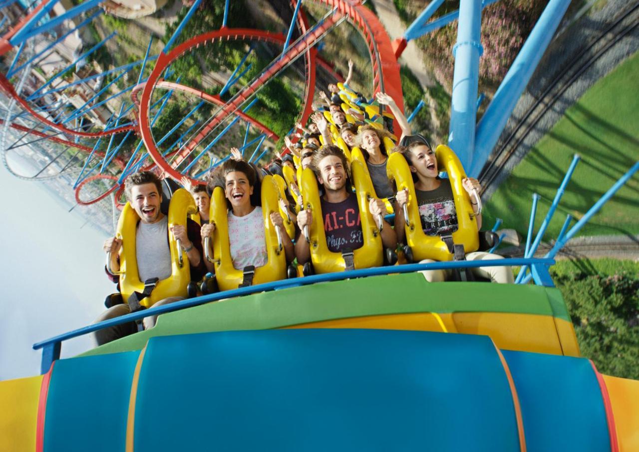 Quadruple Room Access to PortAventura Park 1 access to Ferrari Land,990446437:JPEG