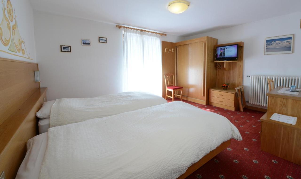 Double or Twin Room,727710838:JPEG