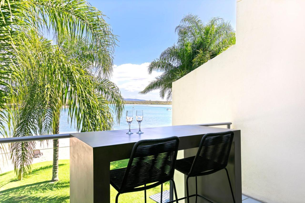 Premium One-Bedroom Apartment - Beach Front