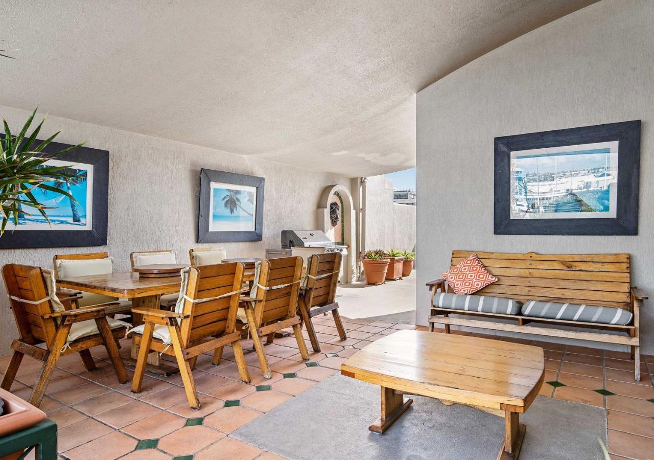 1 Bedroom Marina View Rooftop Apartment