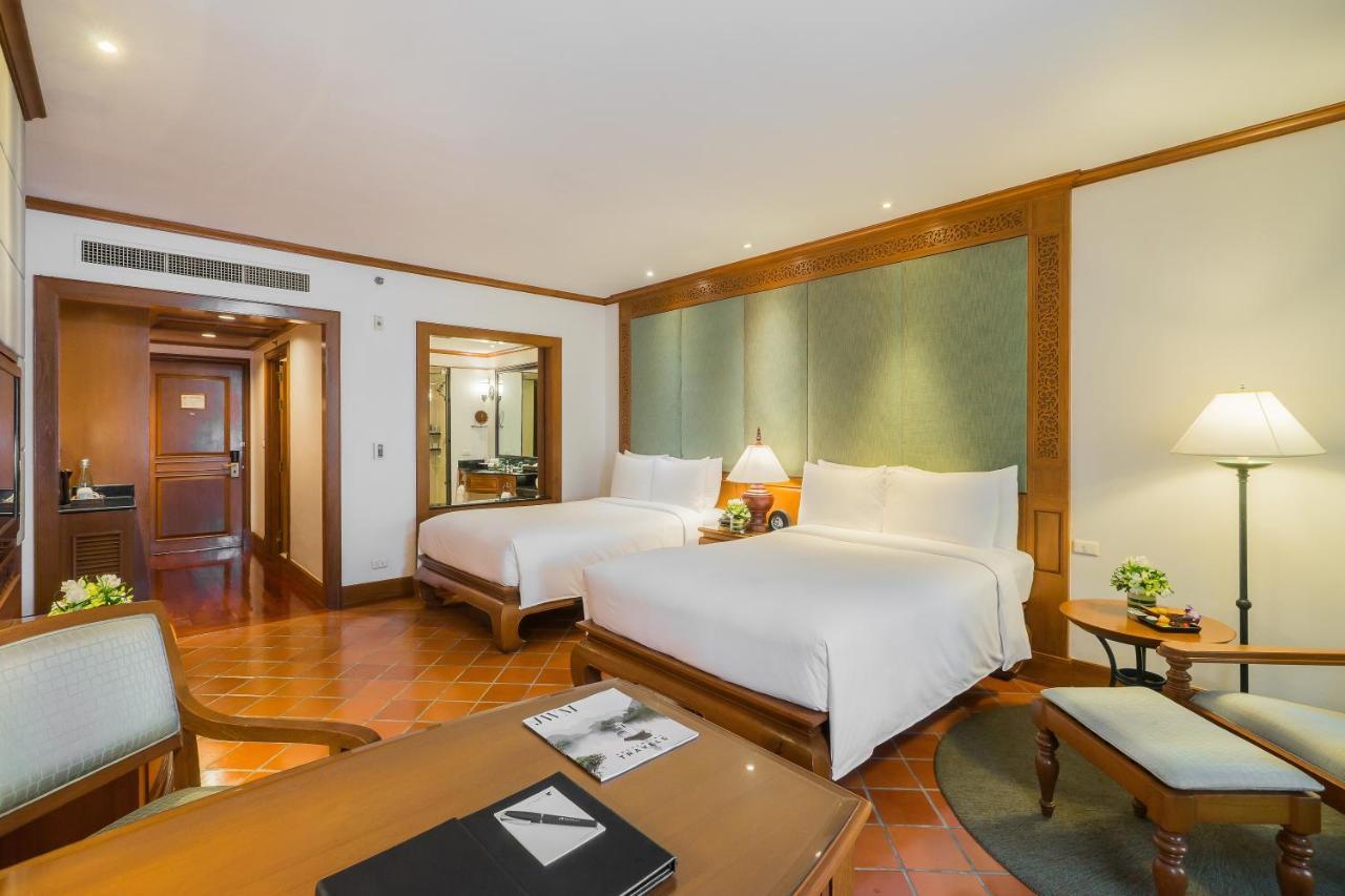 Grande Doppelzimmer mit 2 Doppelbetten, Gartenblick und Terrasse