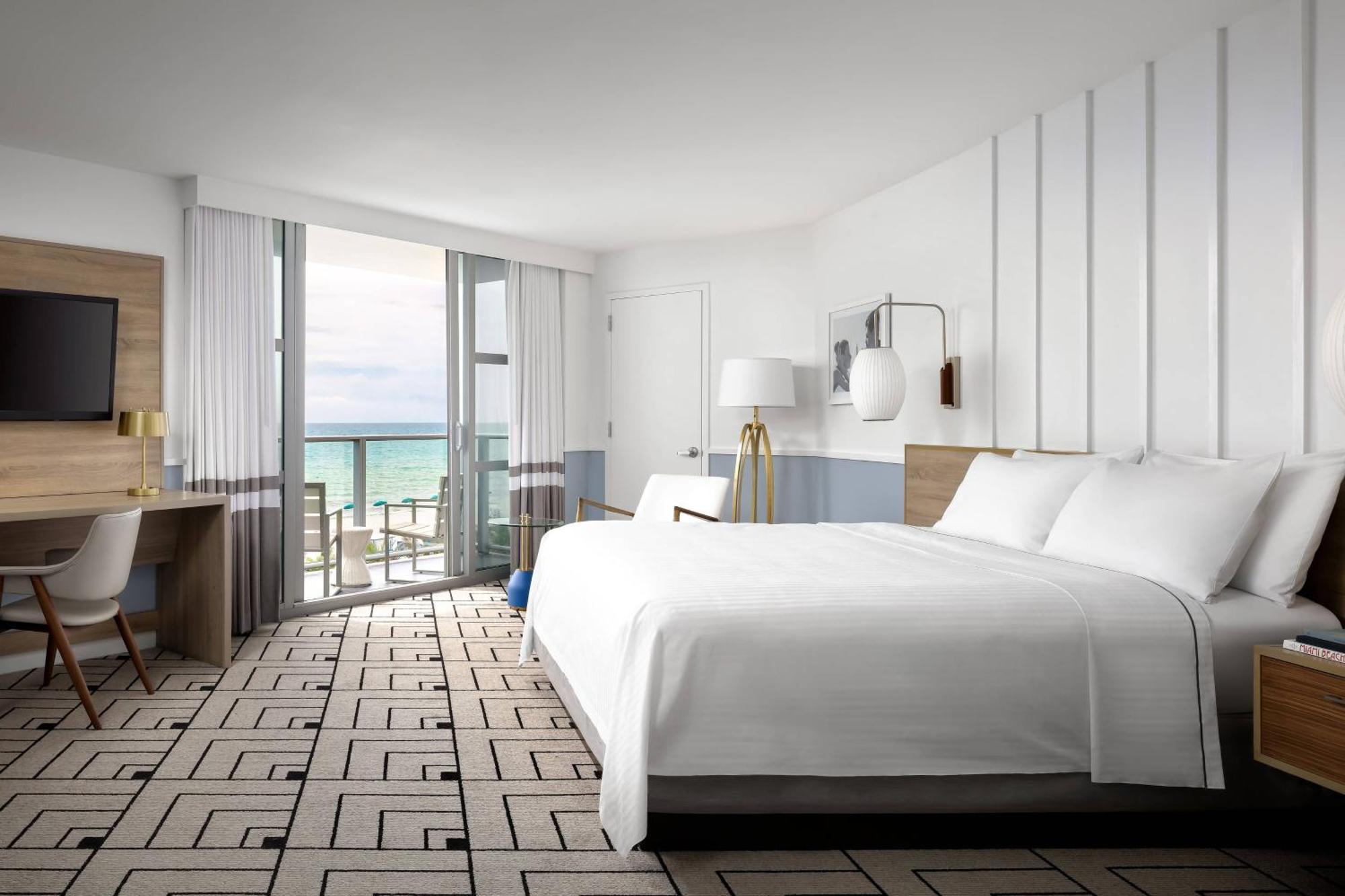 King Guest Room - Oceanfront