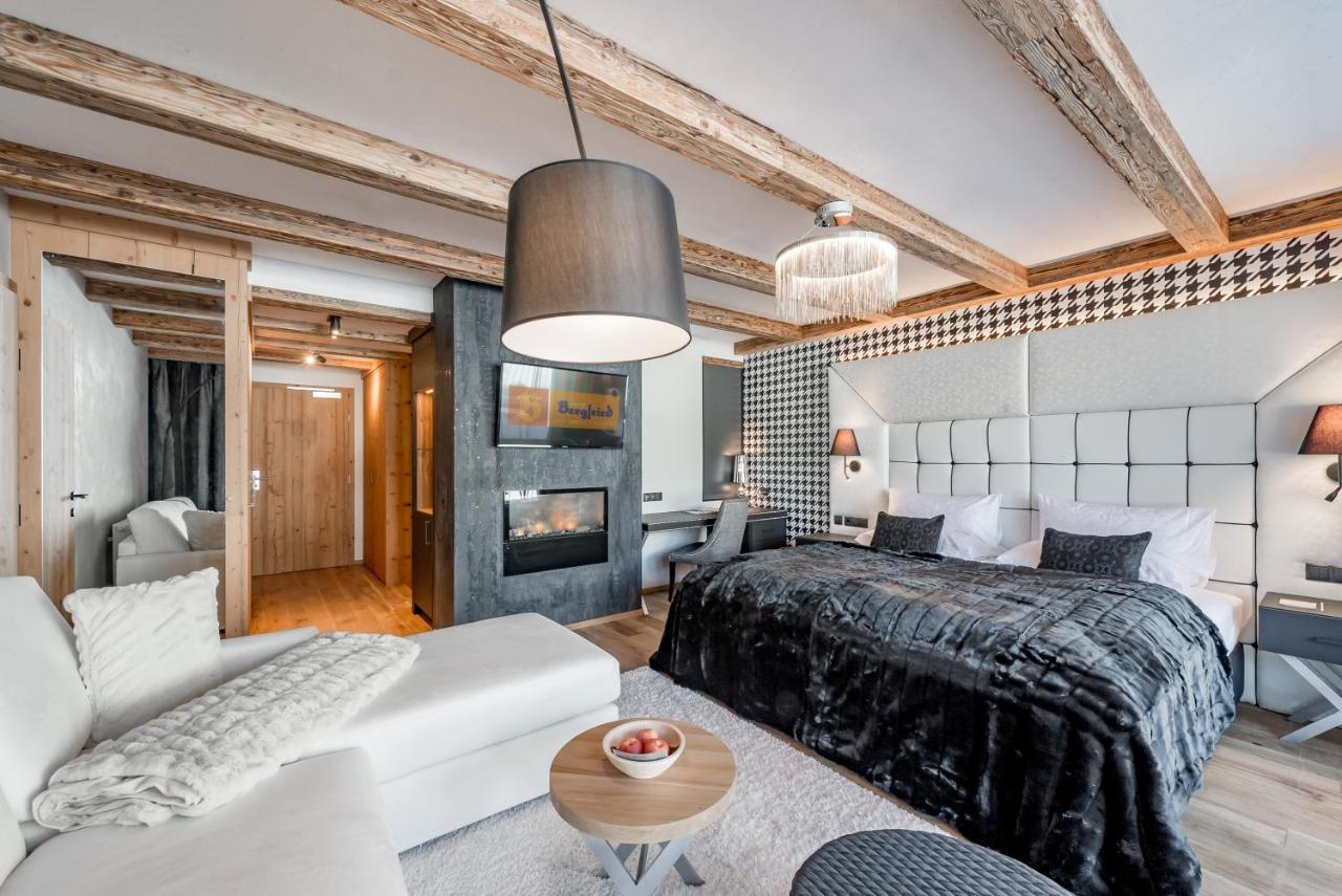 Chalet,757620286:JPEG