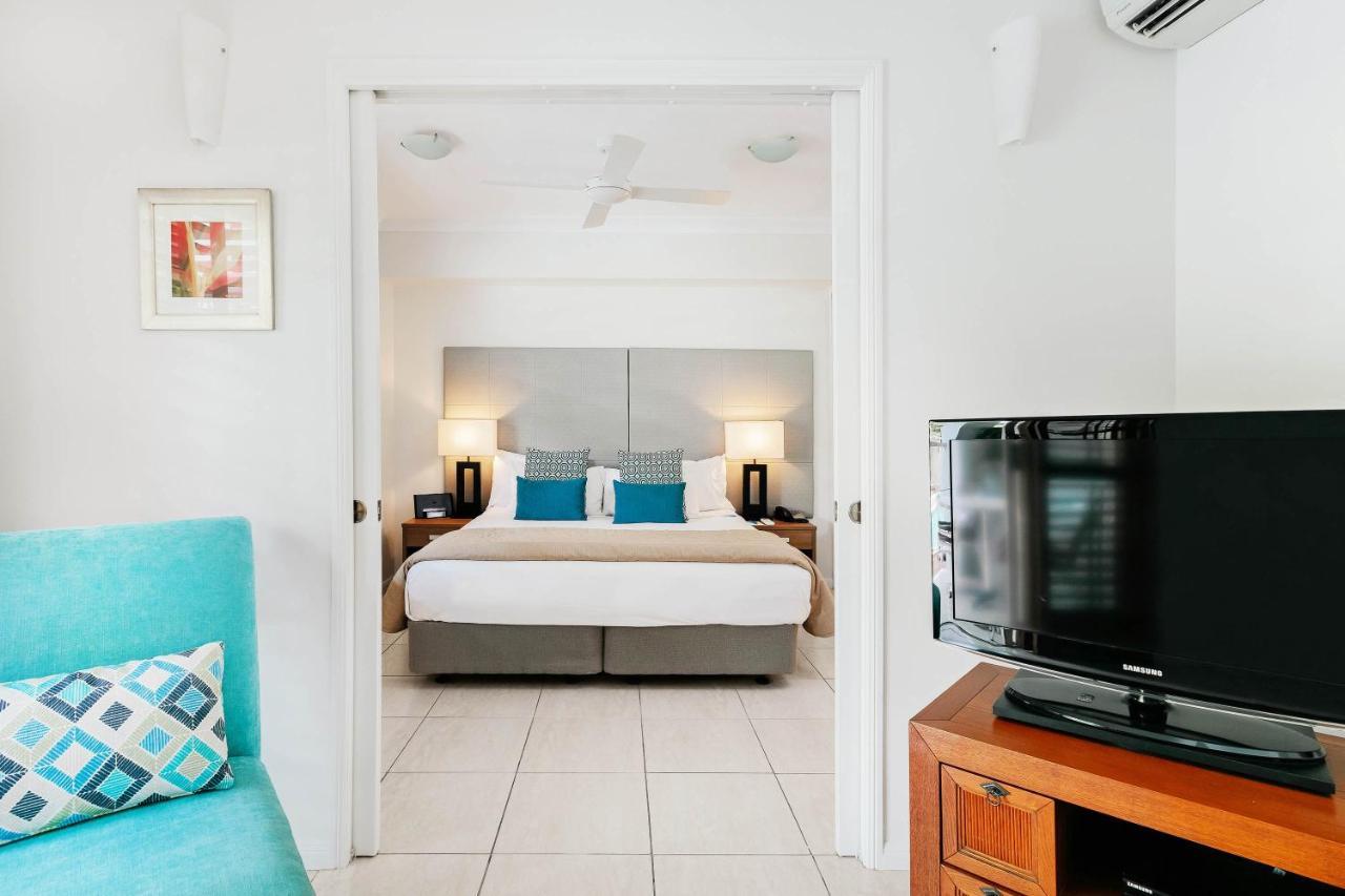 One-Bedroom Swim Out