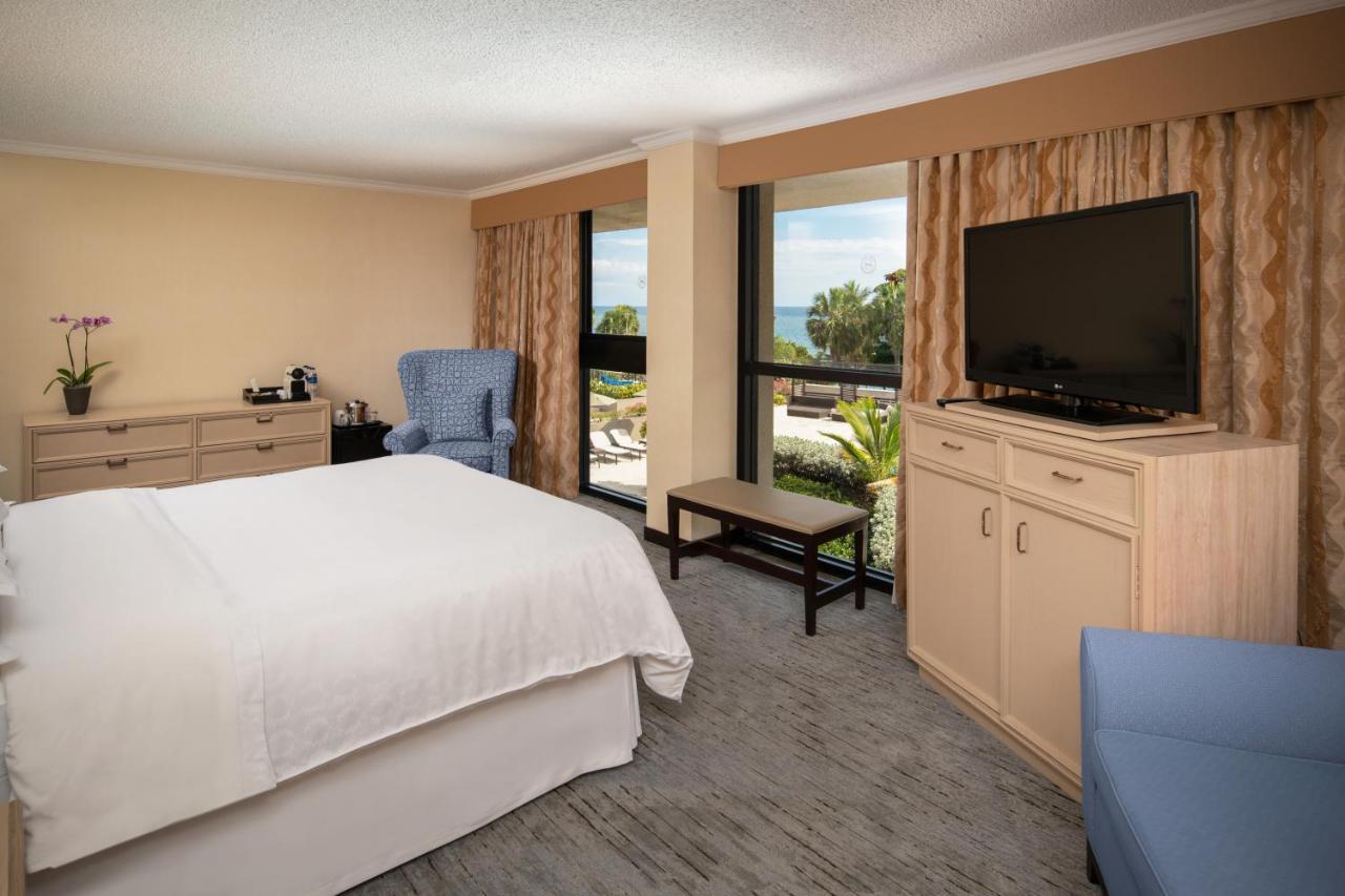 Club lounge access, 1 Bedroom Junior Suite, 1 Queen