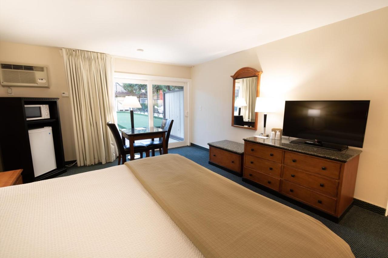 Deluxe King Room Upstairs
