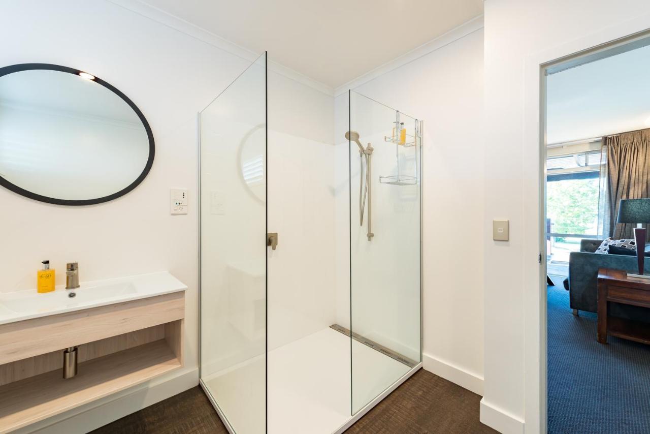 Executive Two Bedroom Lakeview Suite