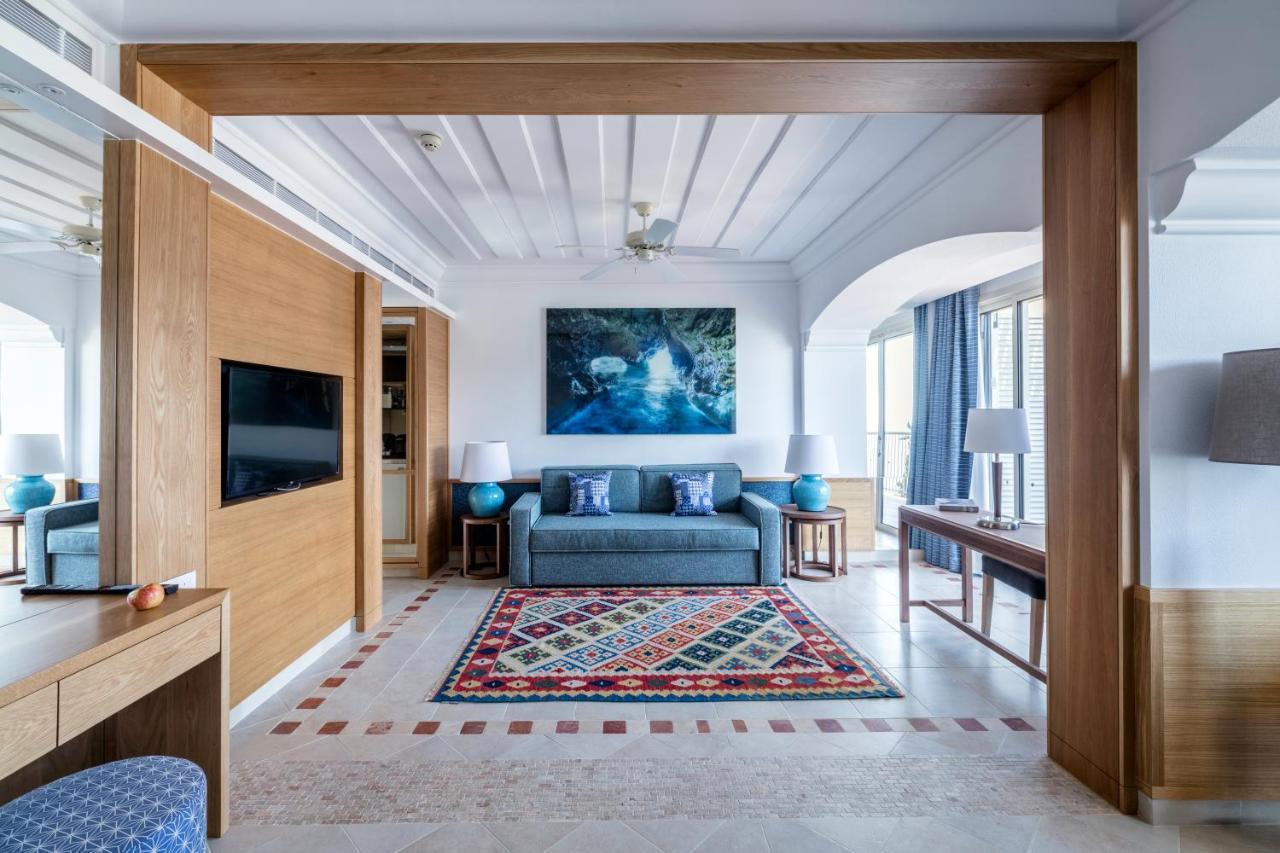 Executive Suite with Inland View