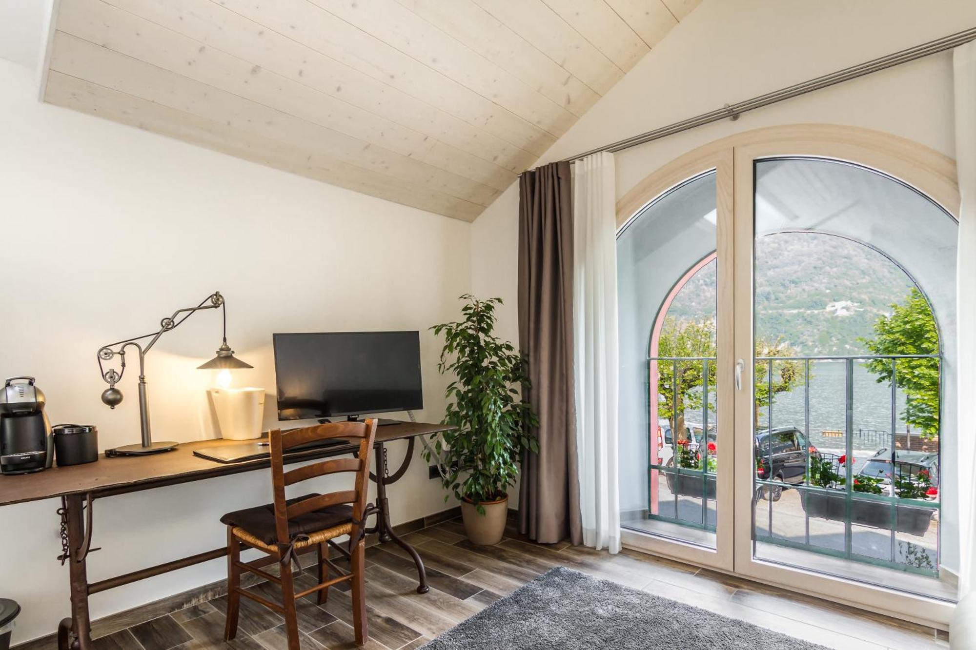 Junior Suite Lake View