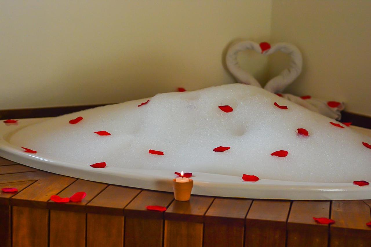 Suíte Deluxe com Banheira de Hidromassagem