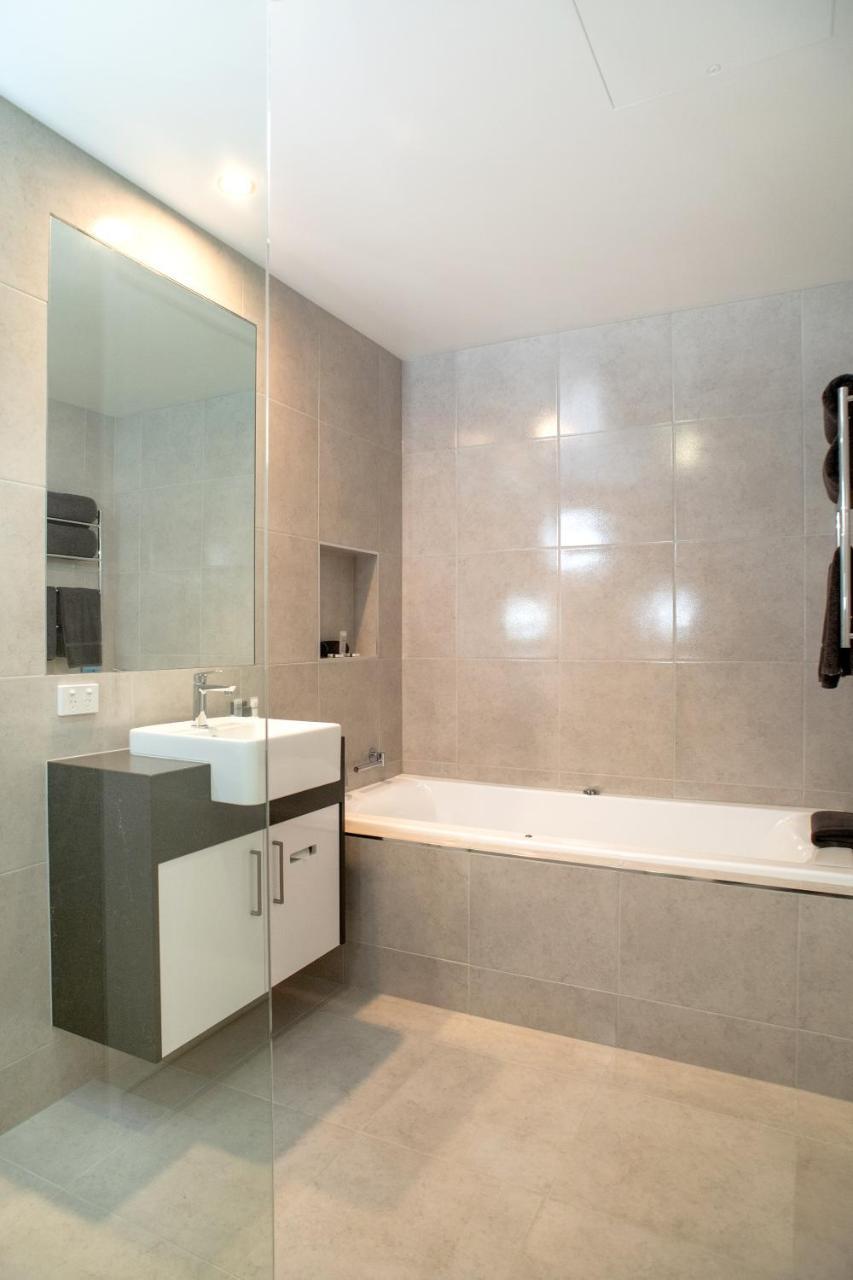 King Room with Spa Bath