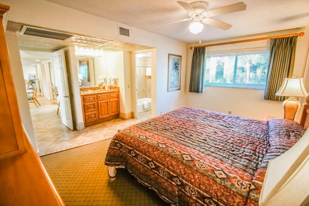 One-Bedroom King Suite with Pool View
