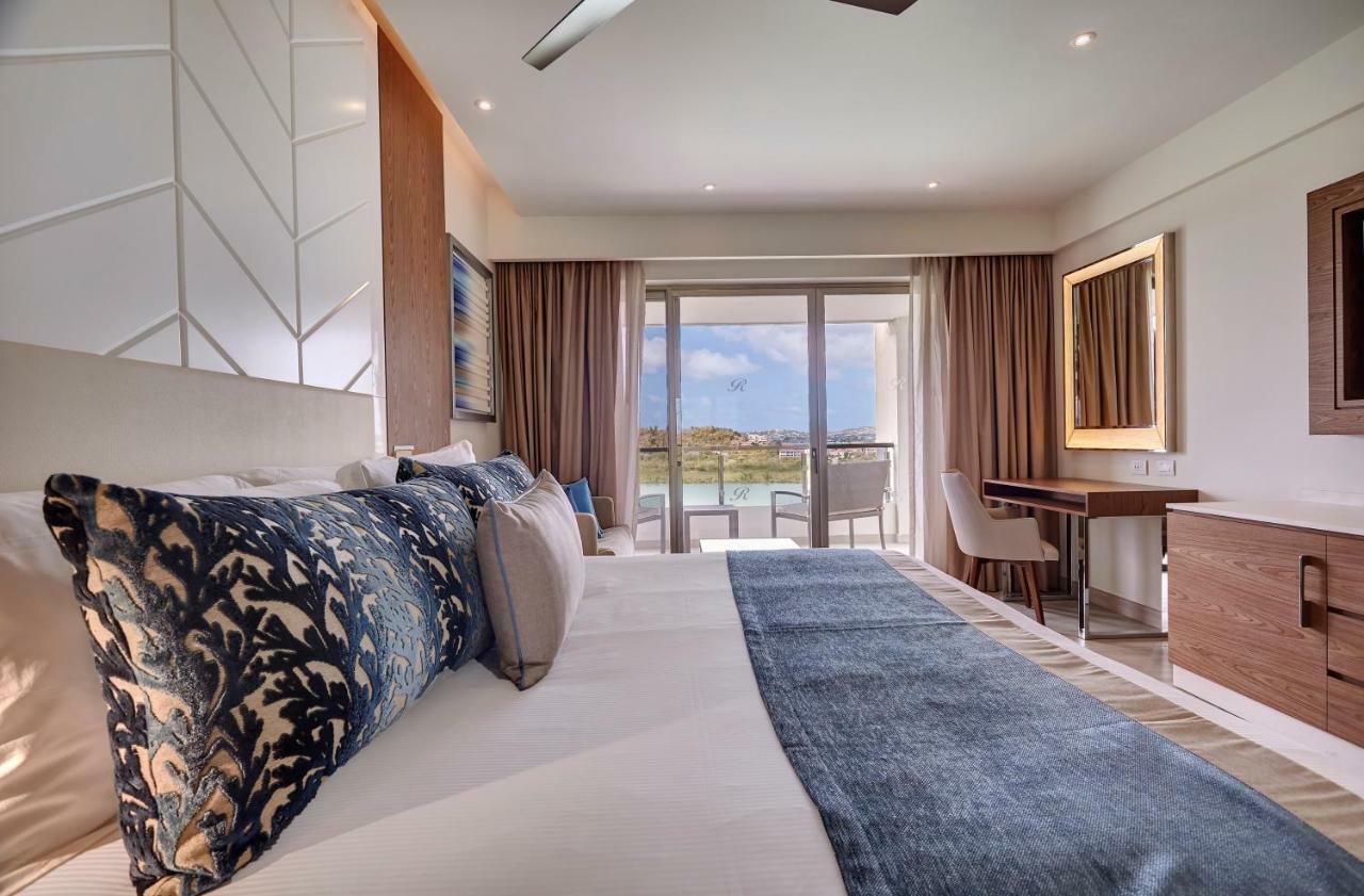 Luxury Junior Suite with Bay View