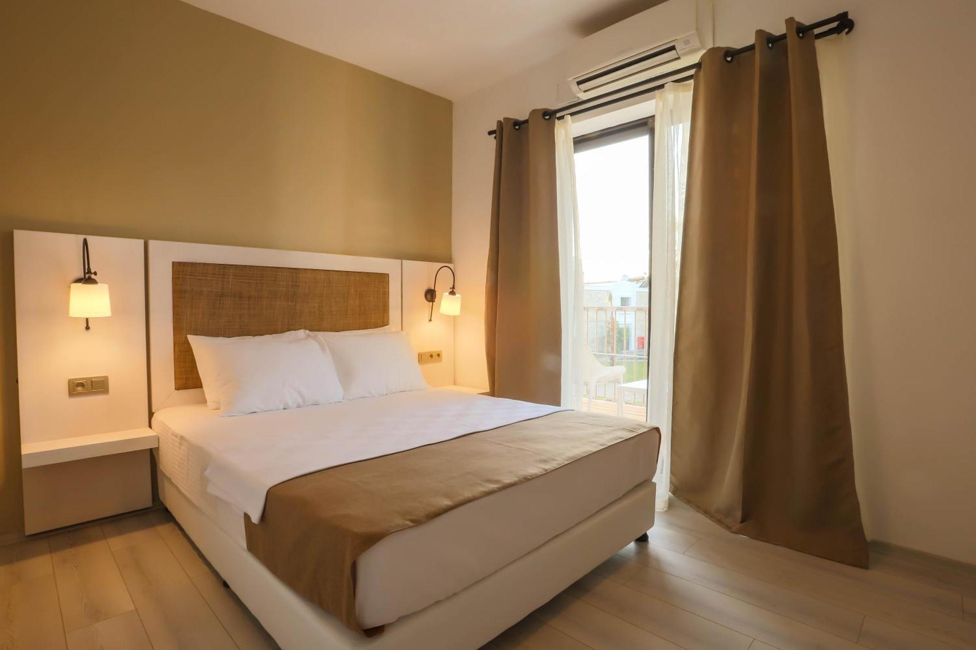 Standard Dreibettzimmer mit Meerblick