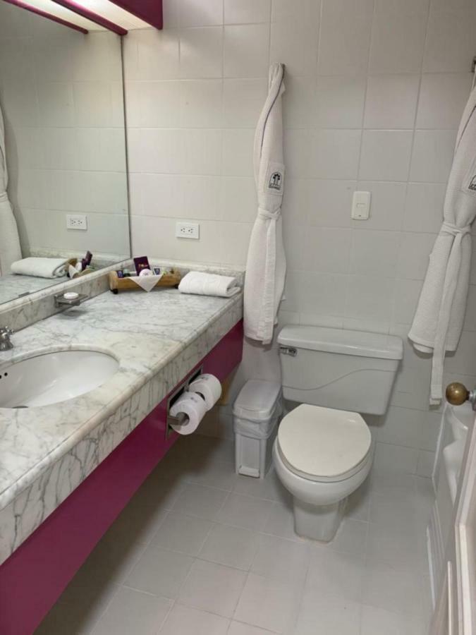 Double Room,812662164:JPEG