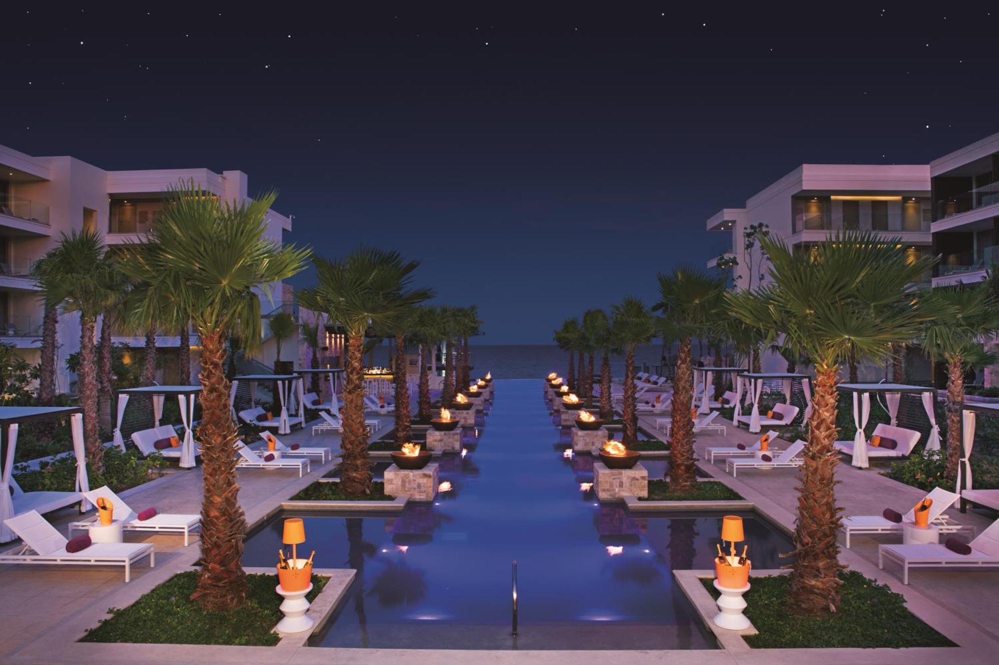 Xcelerate Junior Suite Swimout Tropical View Double,1113824364:JPEG