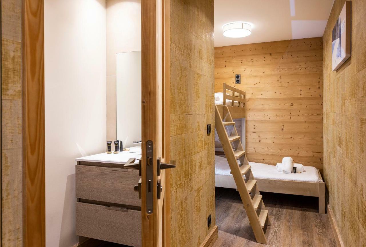 One-Bedroom Apartment Cabin,828752900:JPEG