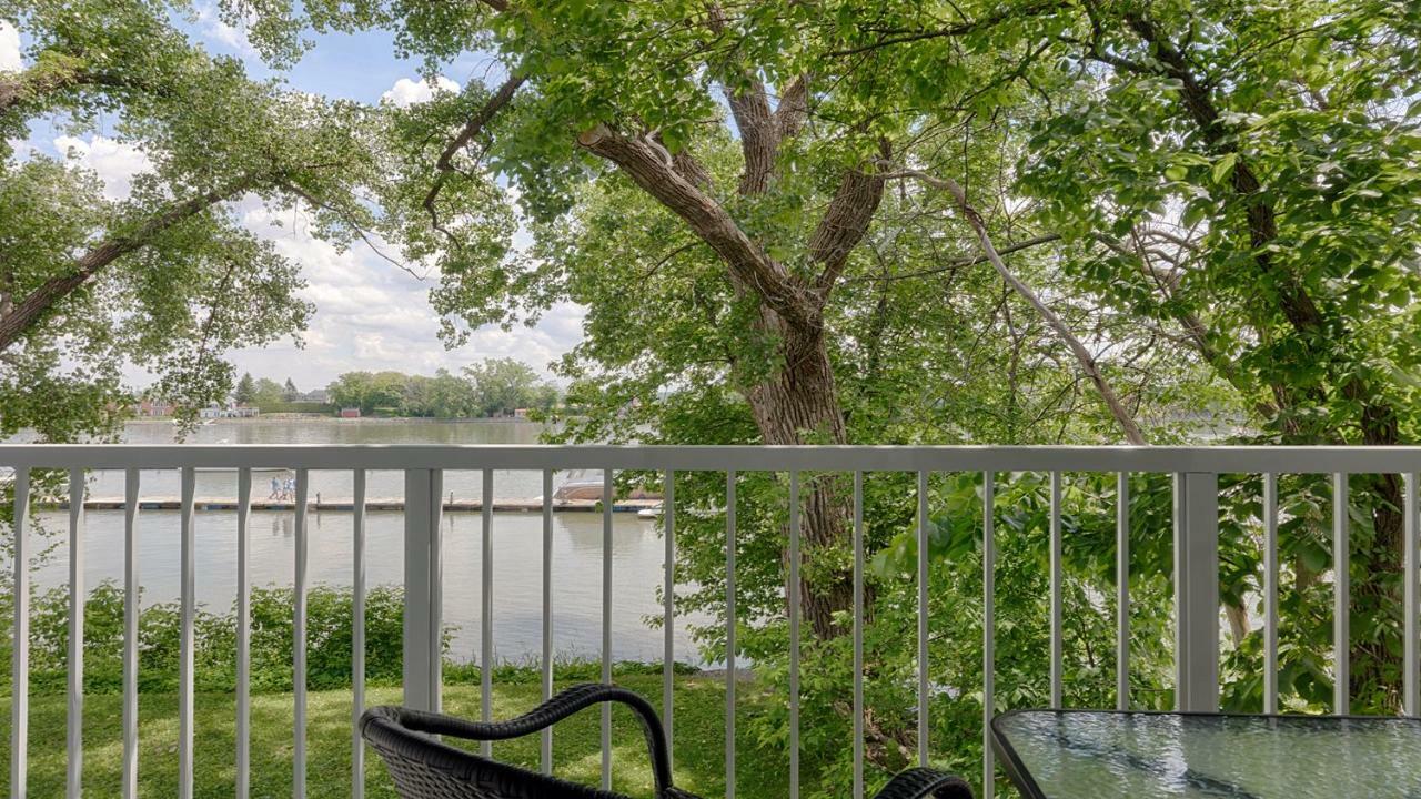 Chambre Supérieure avec 2 Lits Queen-Size - Vue sur Rivière (Pavillon Desmarais)