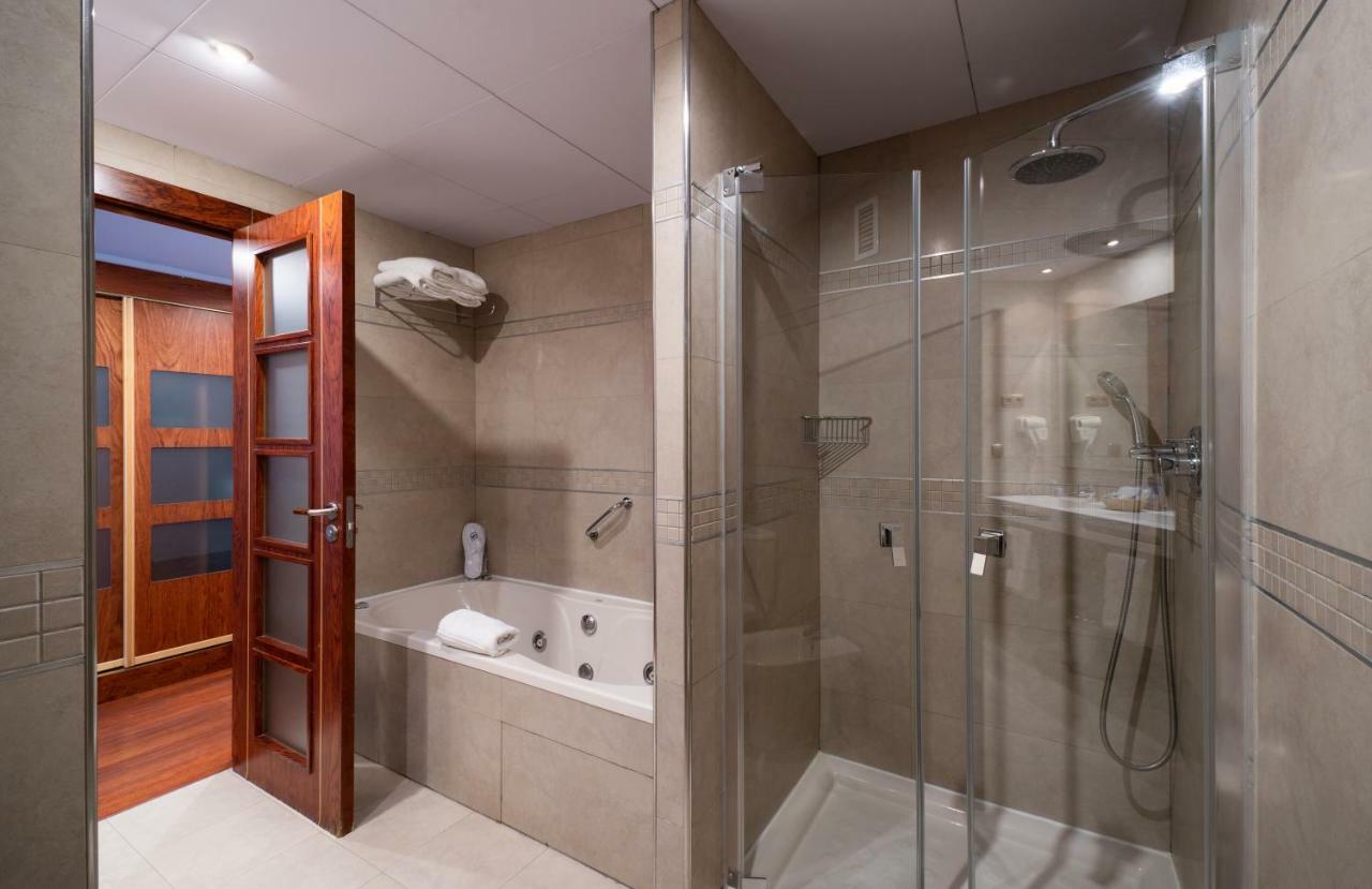 Superior Double Room or Twin Room,886306258:JPEG