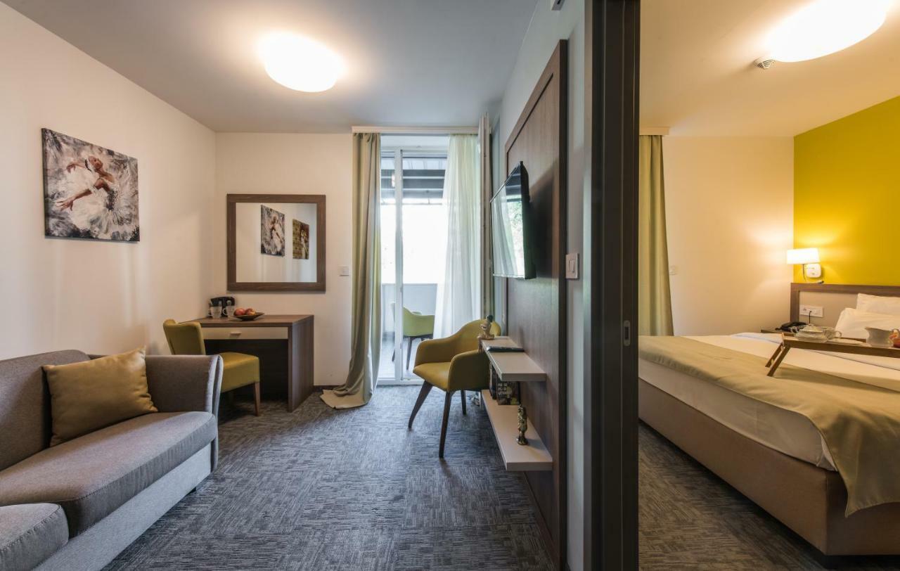 One-Bedroom Suite with Terrace