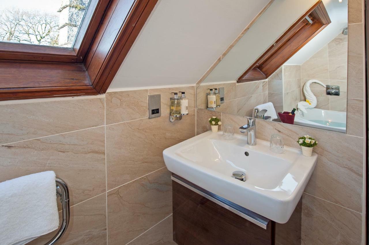 Penthouse Suite - The Love Snug Suite