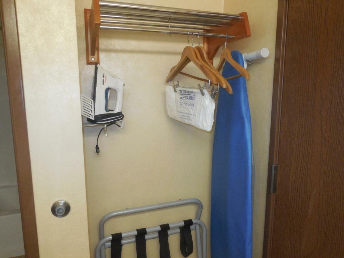 King Room - Non-Smoking