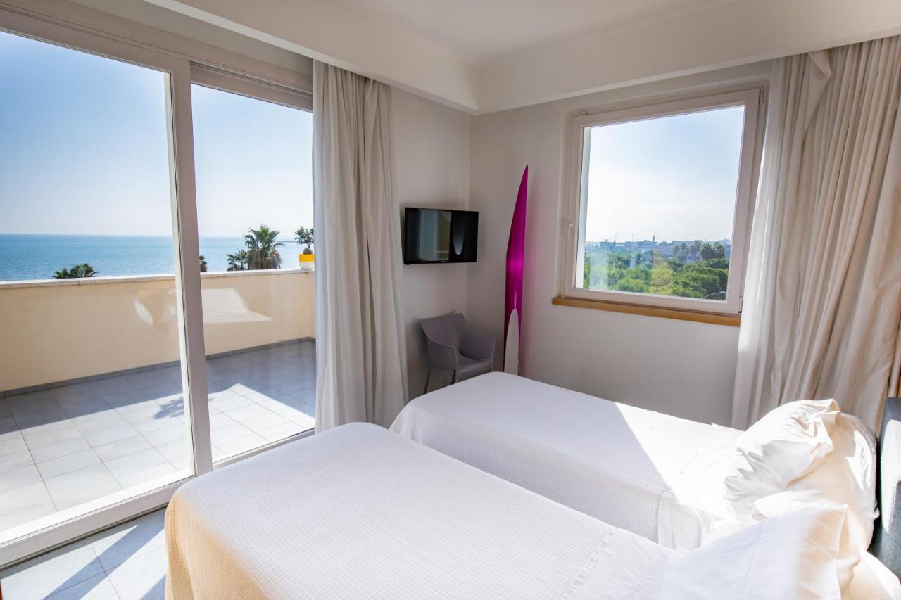 Two-Bedroom Suite with Sea View (4 Adults)