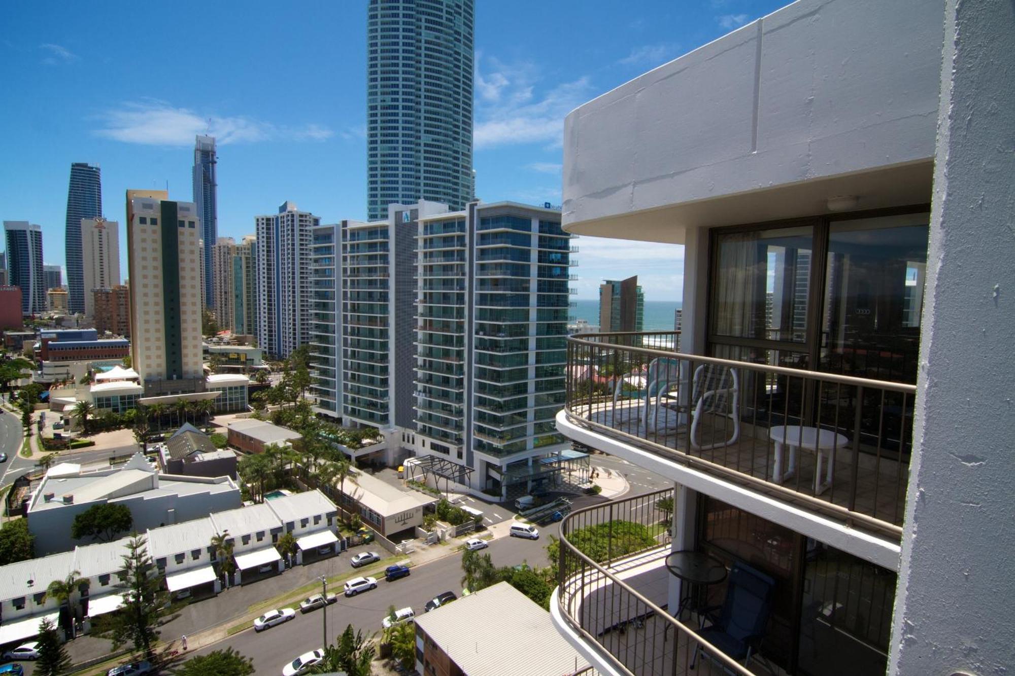 Two-Bedroom Apartment with River and Ocean View - Weekly Service