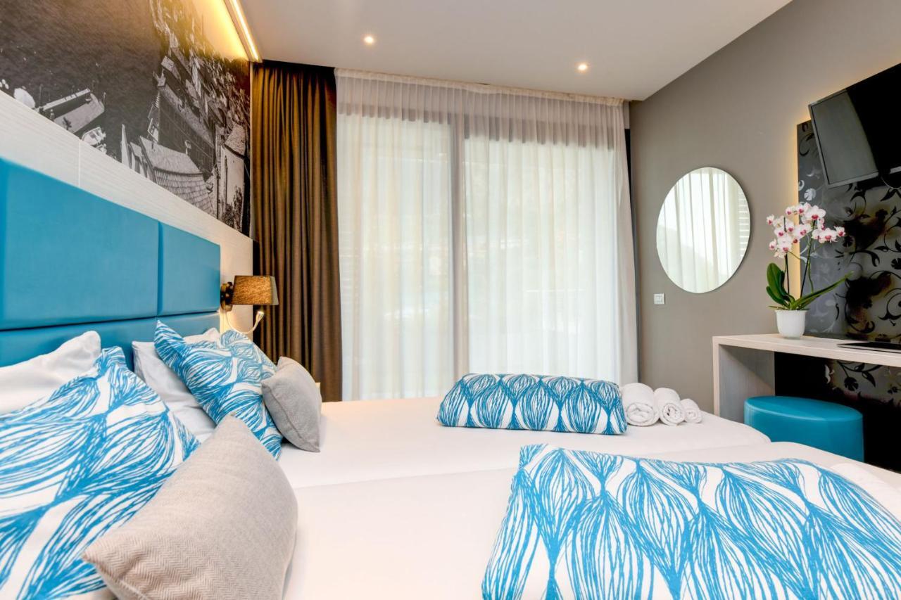 Standard Twin Room Partial Lake View