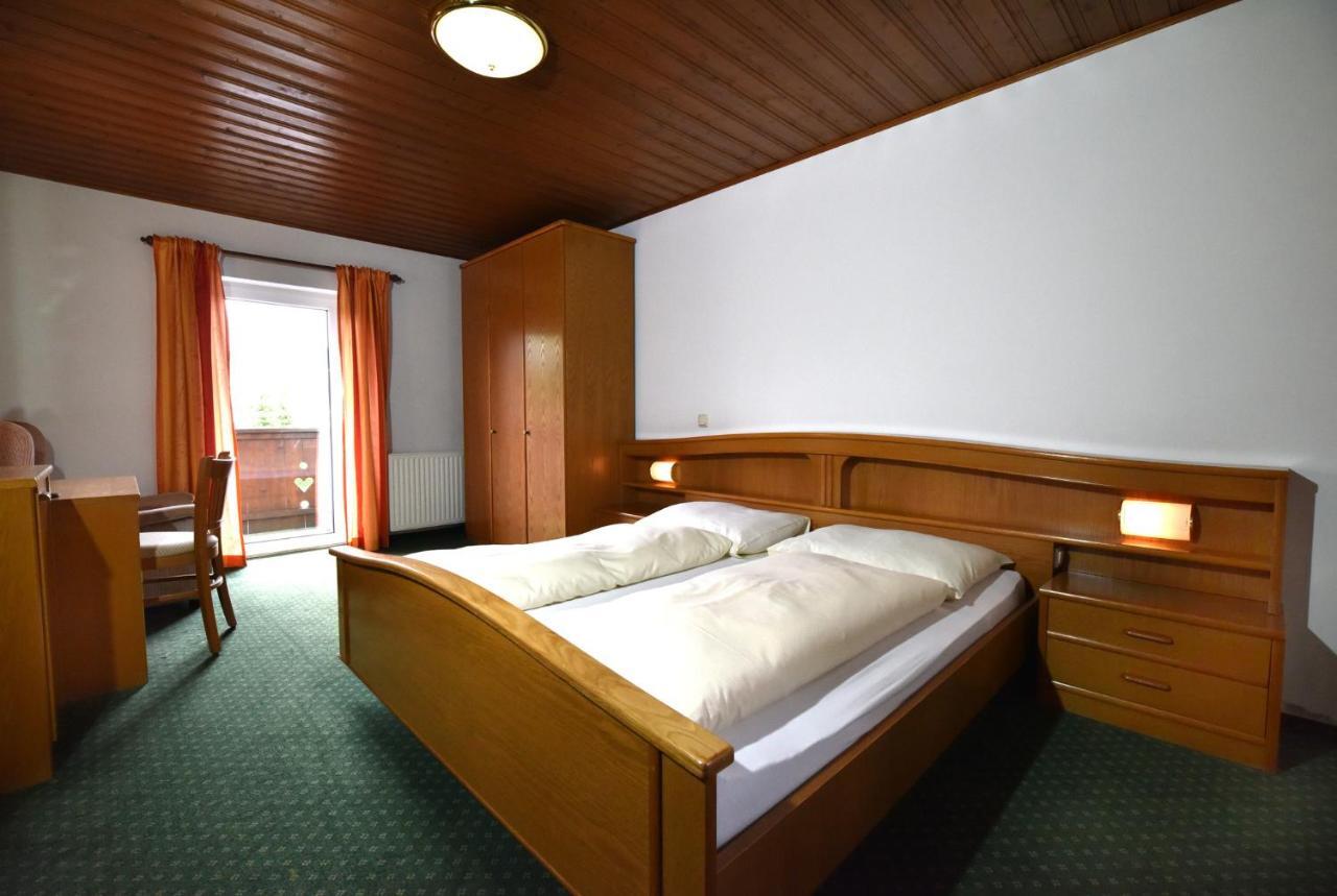 Doppelzimmer mit Balkon