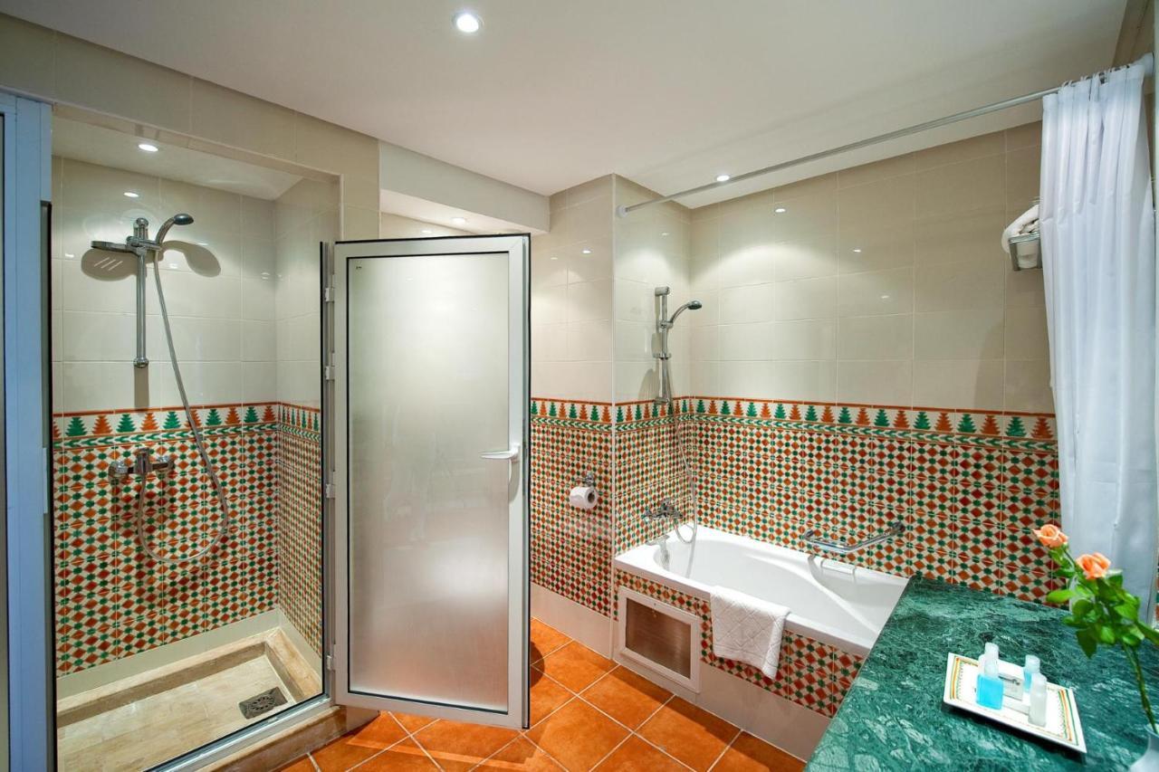 Doppelzimmer mit Poolblick