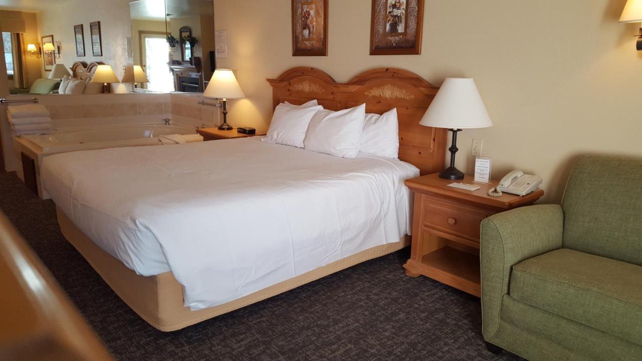 King Suite with Spa Bath and Sofa Bed