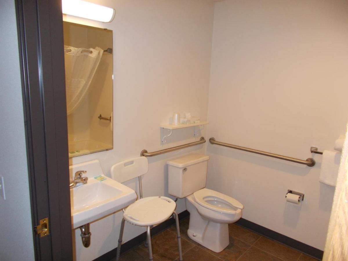 Queen Room - Disability Access