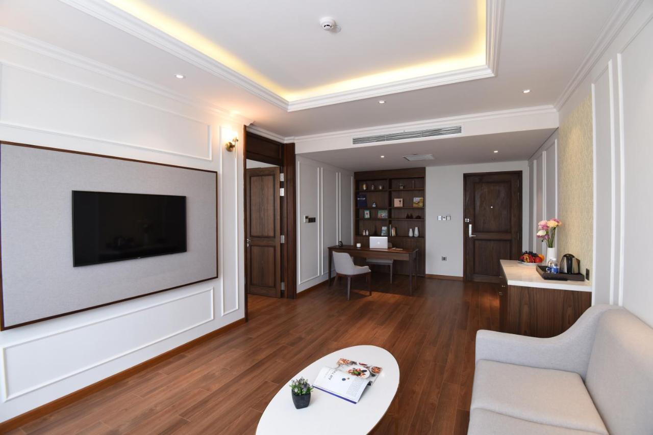 Queen Room with Balcony