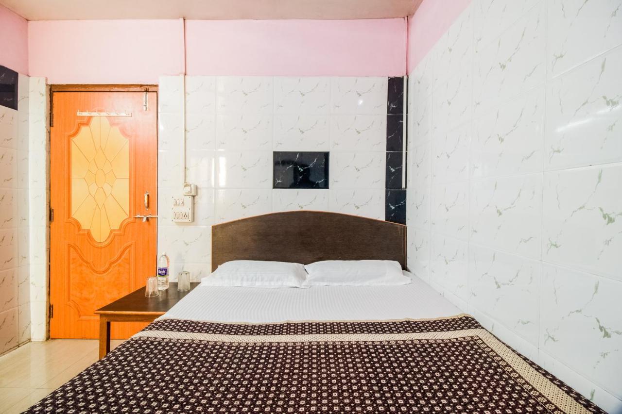 Chambre Lit King-Size - Vue sur Piscine