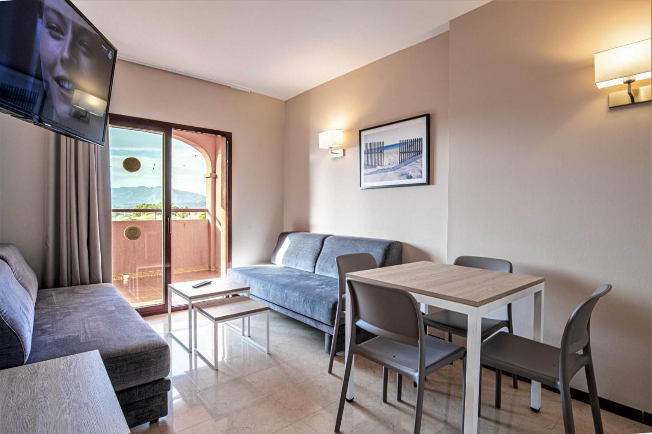 One-Bedroom Apartment with Terrace (1-4 pax)